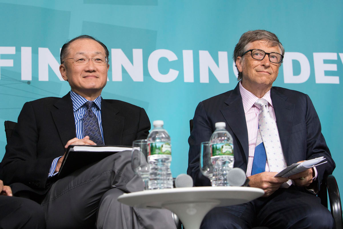 Bill & Melinda Gates Foundation Co-Chair Bill Gates and World Bank Group President Jim Yong Kim at the 2016 World Bank / IMF Spring Meetings. Credit: Simone D. McCourtie/World Bank